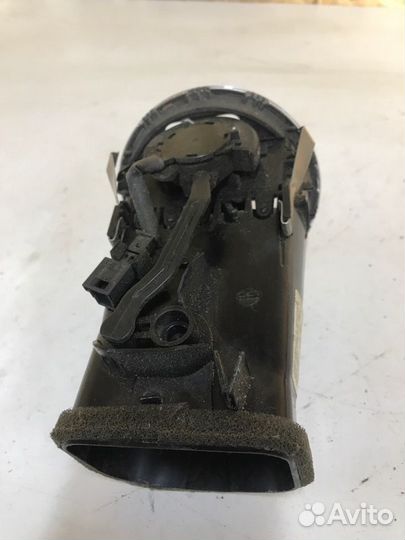 Дефлектор воздушный правый Mercedes-Benz C-Class