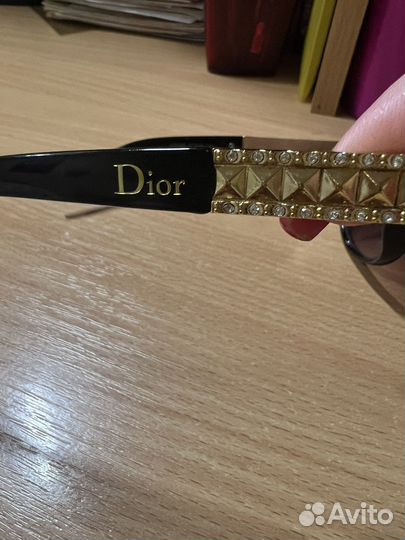 Солнцезащитные очки