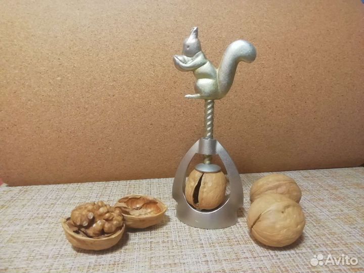 Орехокол - сувенир, Белочка