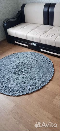 Ковер вязаный ручной работы