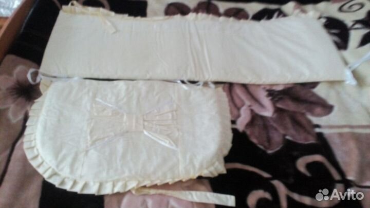 Продаю комплект в кроватку