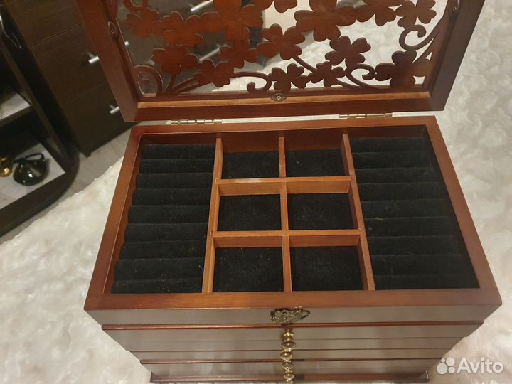 Шкатулка для украшений дерево