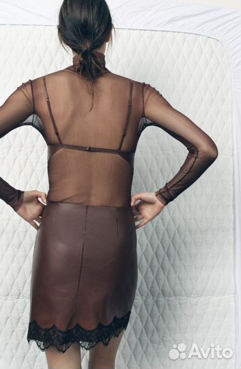 Zara New кожаный комплект юбка и топ с кружевом