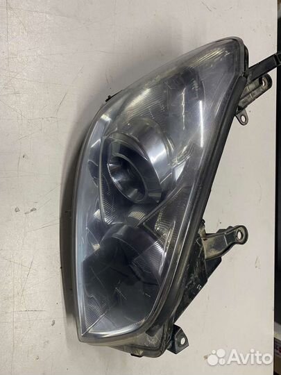 Фара правая Toyota Rav 4 2006