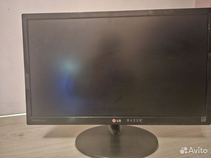 Монитор LG В подарок лампа
