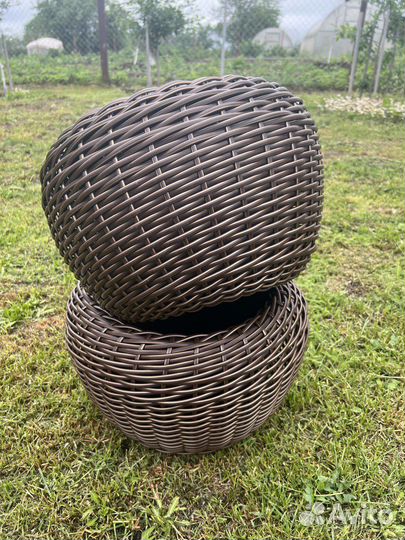 Кашпо из искусственного ротанга