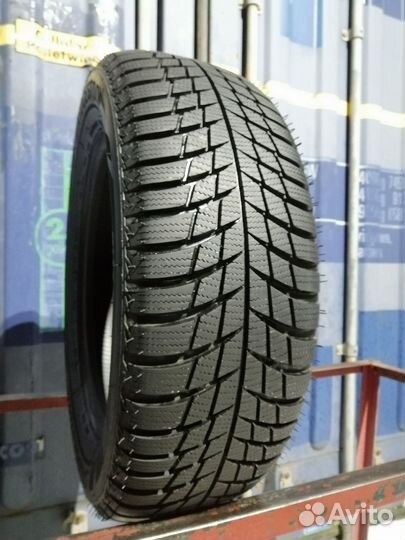 Bridgestone Blizzak LM-001 215/60 R16