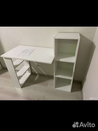 Письменный стол белый