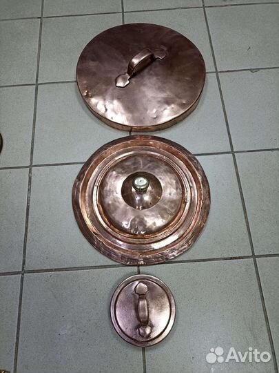 Старинные красно-медные крышки