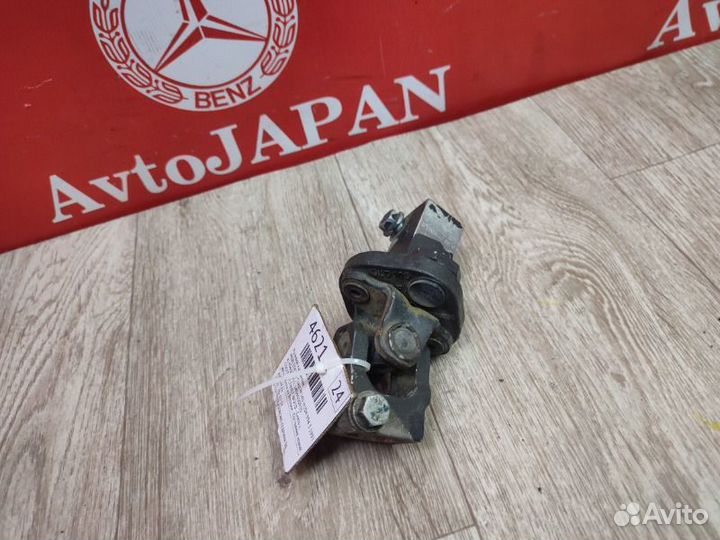 Рулевой карданчик Mercedes-Benz S W140 M104.994 3