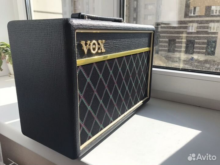 Басовый комбоусилитель VOX Pathfinder Bass 10