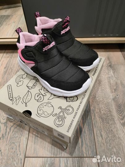 Кроссовки для девочки skechers