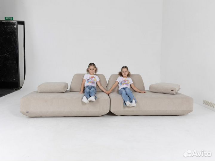 Диван со спальным местом 4400х1800 мм