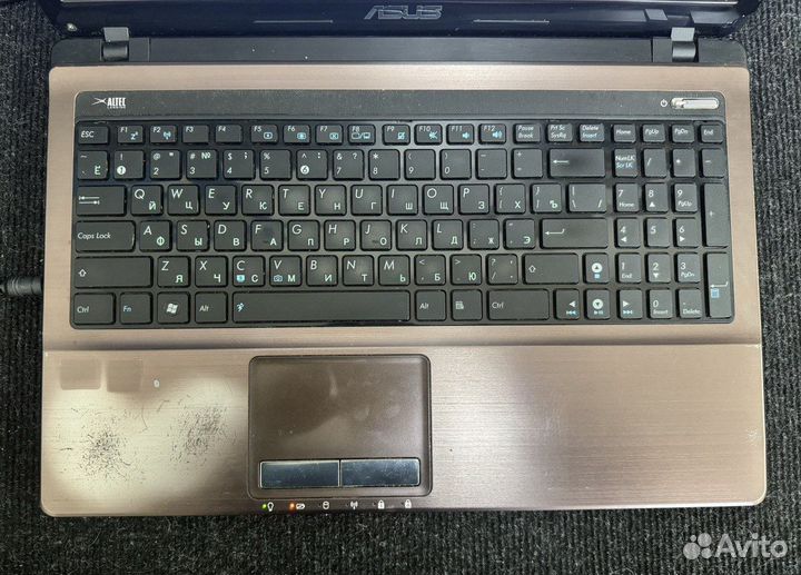 Asus K53SJ (i3-2310M, 8GB, SSD256, GT 520M 1GB)