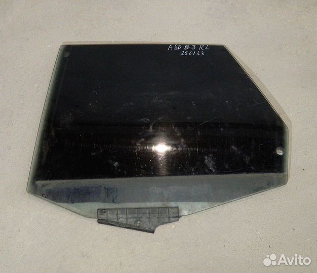 Стекло двери задней левой Audi 80 B3