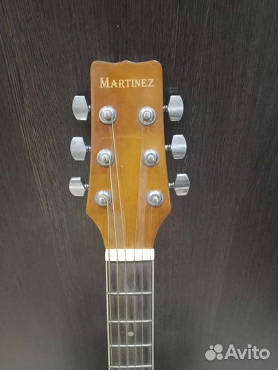 Акустическая гитара