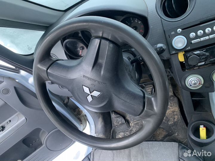 Приборная панель mitsubishi colt z30 04-12 приборо