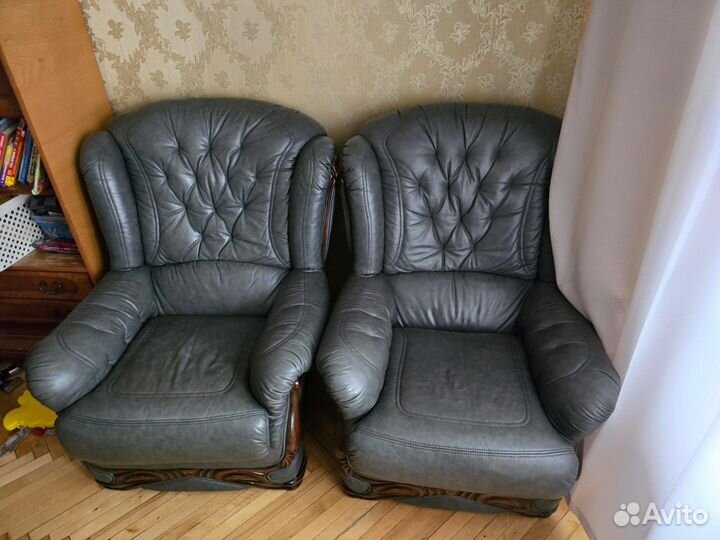 Диван-кровать + 2 кресла. Набор мебели для дома