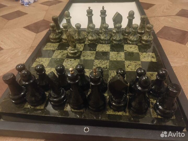 Шахматы из змеевика коллекционные