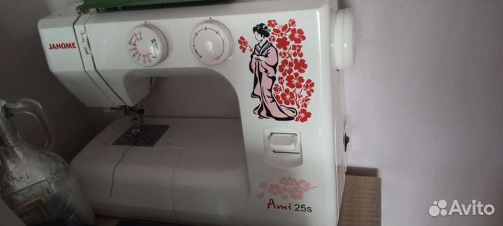 Швейная машина Janome
