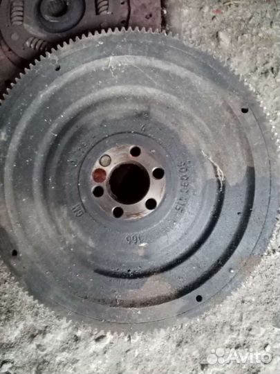 Выжемнои корзина. Венец. И корзина мерседес124