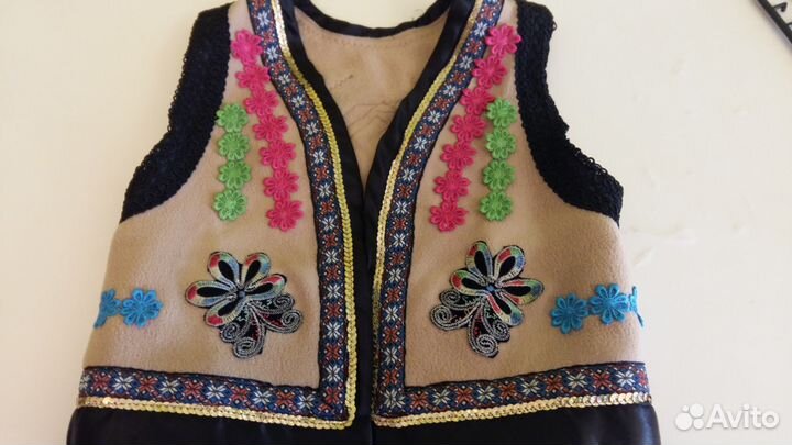 Костюм для народных танцев 