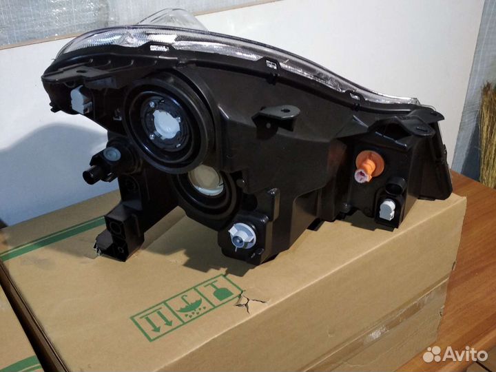 Фары на Ниссан Альмера G15