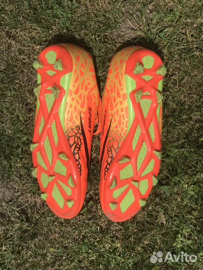 Футбольные бутсы