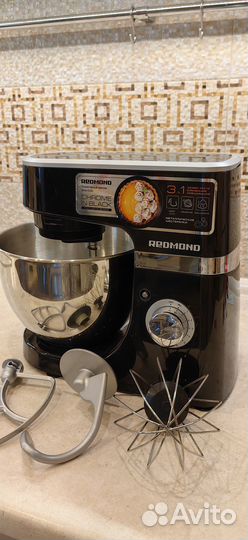 Миксер планетарный Redmond RFM-5340