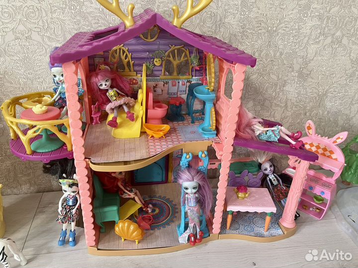 Домики и куклы enchantimals