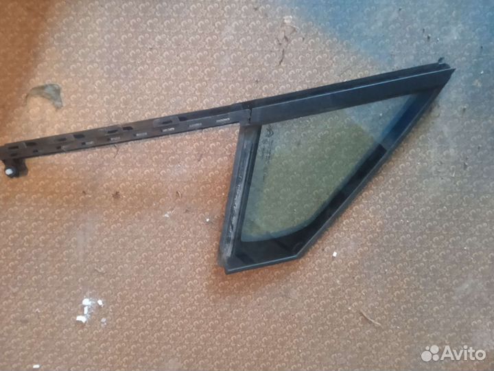 Форточка Ситроен С4