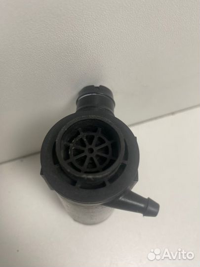 Моторчик бочка стеклоомывателя передний Toyota