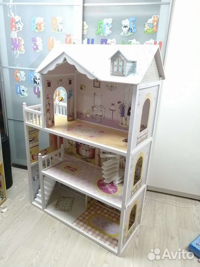 Домик кукольный