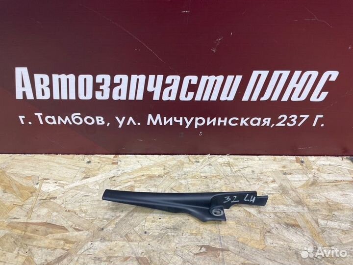 Накладка петли капота левая Renault Logan