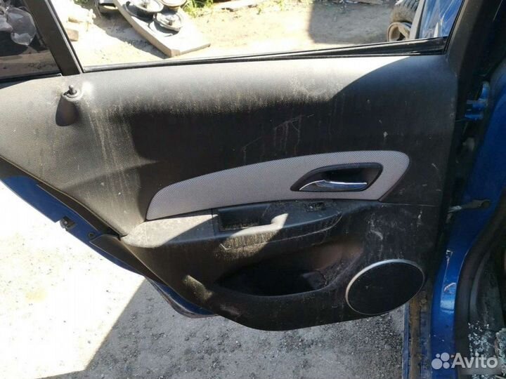 Обшивка двери Chevrolet Cruze