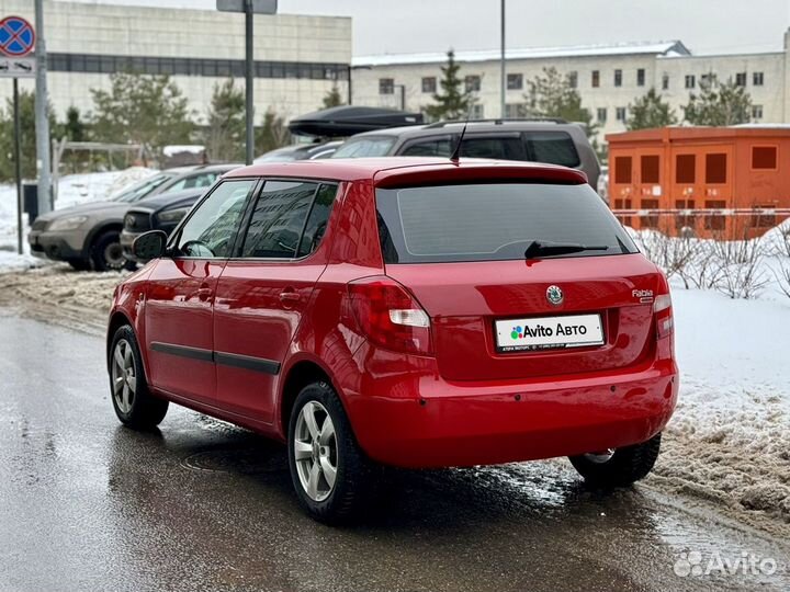 Skoda Fabia 1.6 AT, 2010, 135 117 км