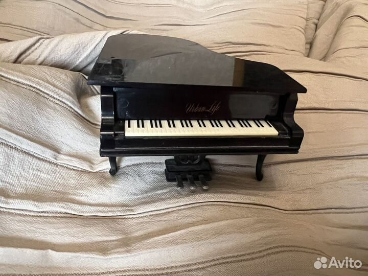 Сельваниан фемелис