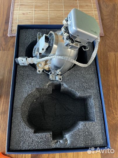 Продам оригинальные линзы cadillac srx 2