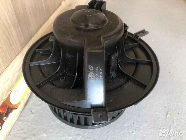 Вентилятор печки (моторчик) audi Q3