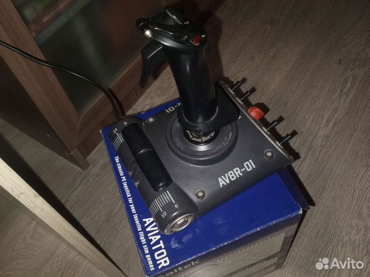 Saitek av8r-01