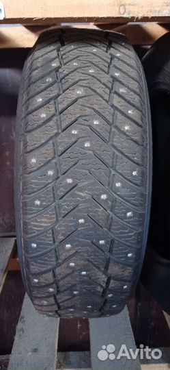 Yokohama Ice Guard IG65 215/60 R16 99T