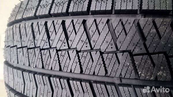 Bridgestone Blizzak Ice 245/45 R18 96S
