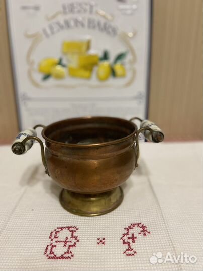 Небольшие медные кашпо три шт