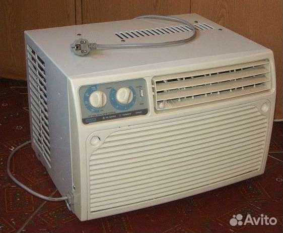 Оконный кондиционер DeLonghi WCF 05