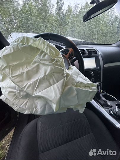 Ford Explorer 3.5 AT, 2014, битый, 250 000 км