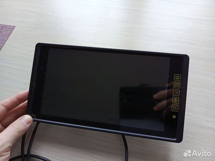 Монитор на зеркало камеры заднего вида