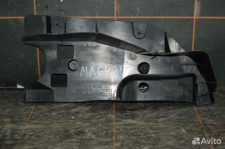 Пыльник бампера заднего правый - Lexus LX 3