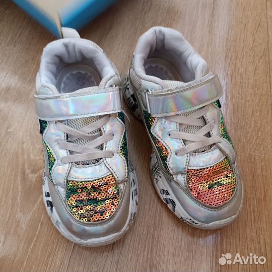 Кроссовки