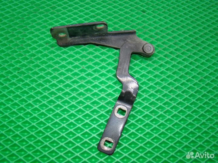 Петля капота левая audi a8 d2 ауди а8 д2