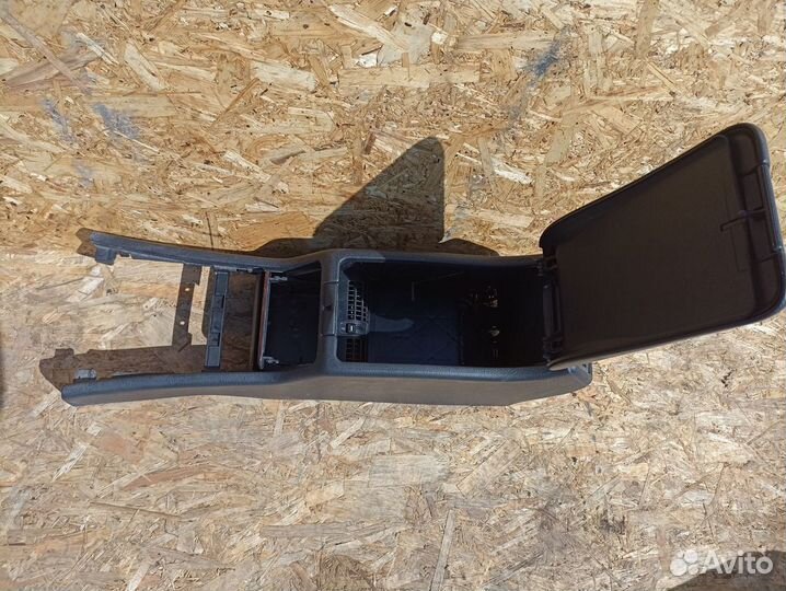 Подлокотник Mercedes W210